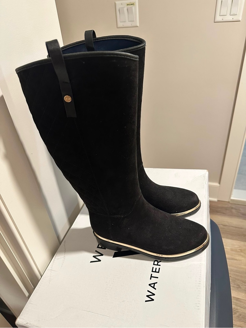 Women's Waterproof Winter Boots in Black